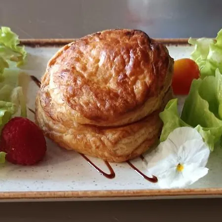 Logis Restaurant La Chaumiere ホテル 2*