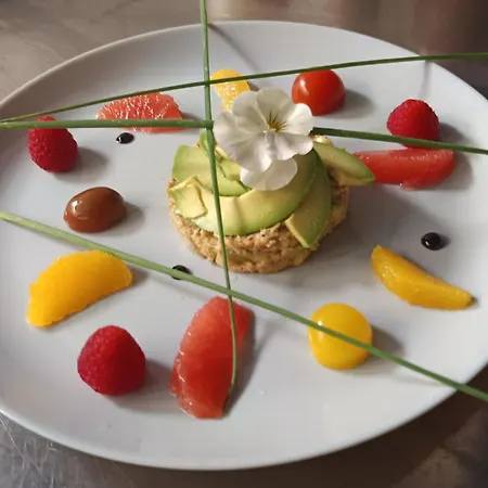 ホテル Logis Restaurant La Chaumiere トゥルノン・シュル・ローヌ