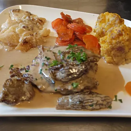ホテル Logis Restaurant La Chaumiere トゥルノン・シュル・ローヌ