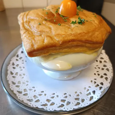 ホテル Logis Restaurant La Chaumiere トゥルノン・シュル・ローヌ