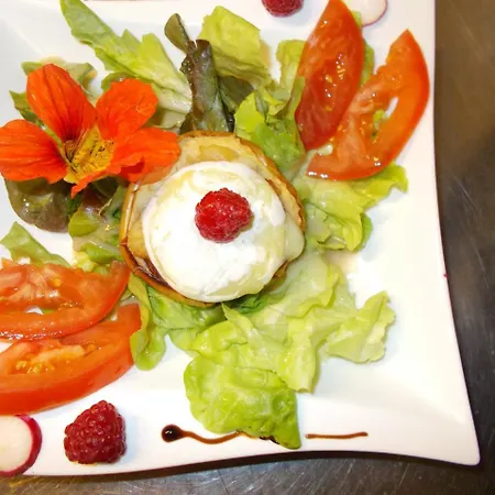 Logis Restaurant La Chaumiere ホテル